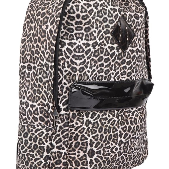 LEOPARD PRINTED NYLON BACK PACK NWT L:16" W:15" D:5" DL:29" animal print… - Picture 3 of 6